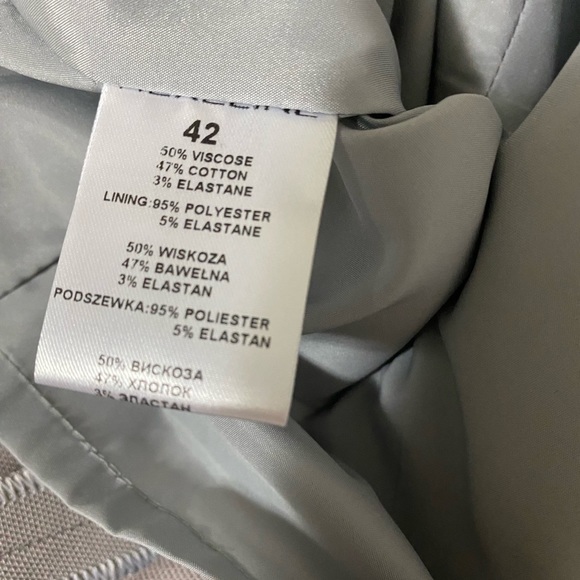 Dress - Picture 4 of 10